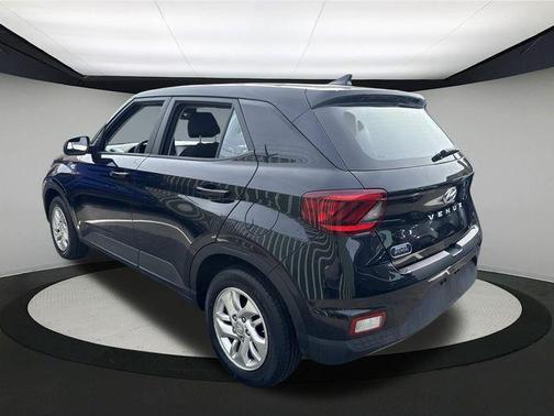 2021 Hyundai VENUE SE