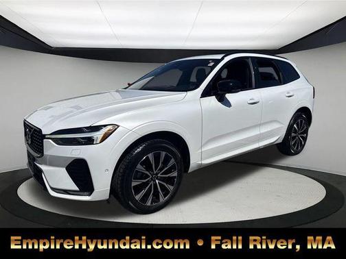 Crystal White Metallic 2023 Volvo XC60 B5 Plus Dark Theme