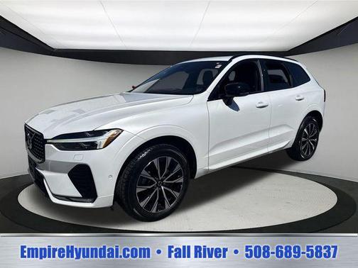 Crystal White Metallic 2023 Volvo XC60 B5 Plus Dark Theme