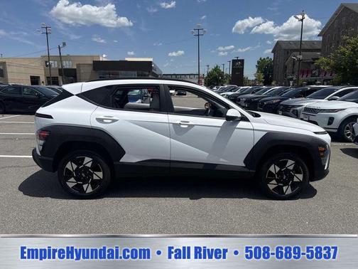 Atlas White 2024 Hyundai KONA SEL