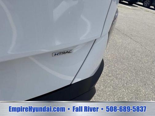 Atlas White 2024 Hyundai KONA SEL