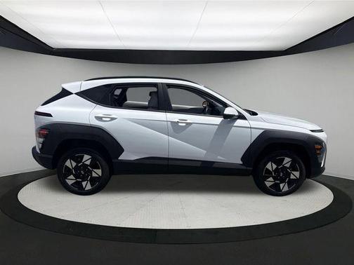 Atlas White 2024 Hyundai KONA SEL