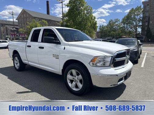 Bright White Clearcoat 2024 RAM 1500 Classic SLT