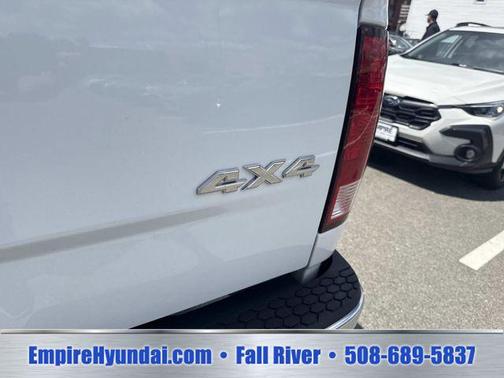 Bright White Clearcoat 2024 RAM 1500 Classic SLT