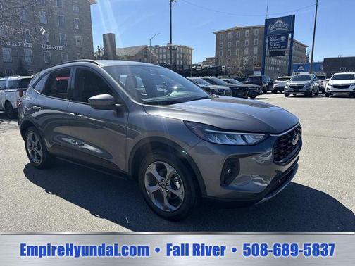 Gray Metallic 2025 Ford Escape ST-Line Select