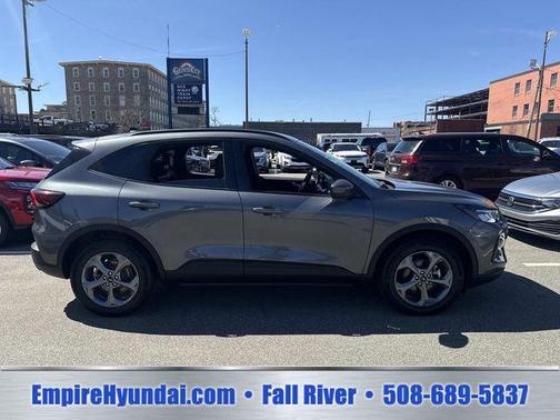 Gray Metallic 2025 Ford Escape ST-Line Select