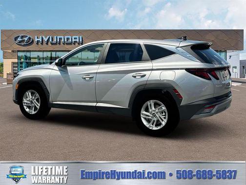 Shimmering Silver 2026 Hyundai TUCSON SE