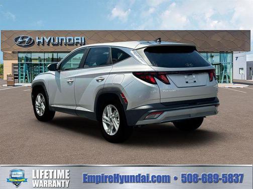 Shimmering Silver 2026 Hyundai TUCSON SE