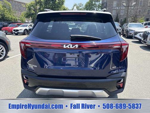 Dark Ocean Blue/White Roof 2024 Kia Seltos S