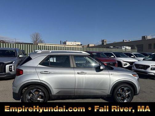 2023 Hyundai VENUE SEL