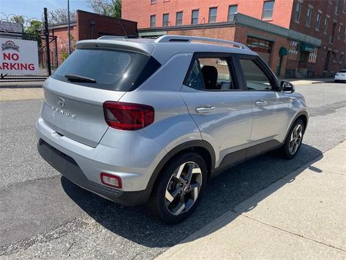 2023 Hyundai VENUE SEL