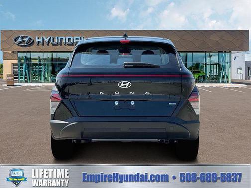 Abyss Black Pearl 2026 Hyundai KONA SE