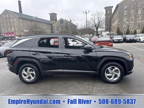 Black Pearl 2024 Hyundai TUCSON SEL
