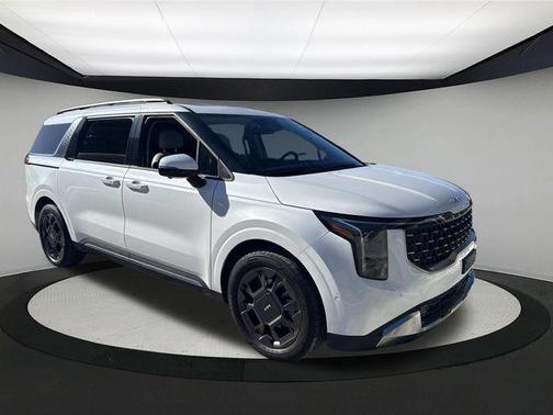 Snow White Pearl 2025 Kia Carnival Hybrid SX