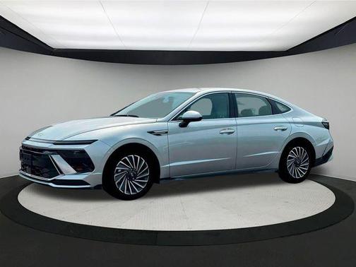 2024 Hyundai SONATA Hybrid SE
