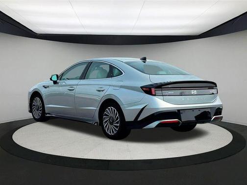 2024 Hyundai SONATA Hybrid SE