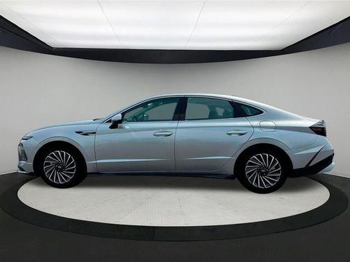 2024 Hyundai SONATA Hybrid SE