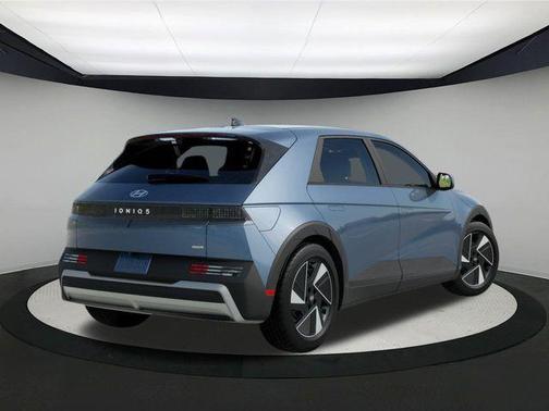 2026 Hyundai IONIQ 5 SE