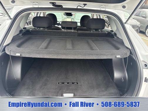 Atlas White 2024 Hyundai KONA SEL