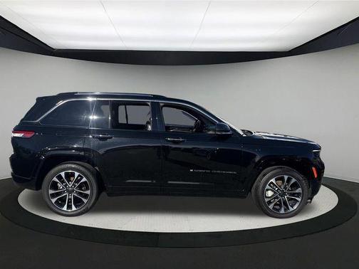 2022 Jeep Grand Cherokee Overland