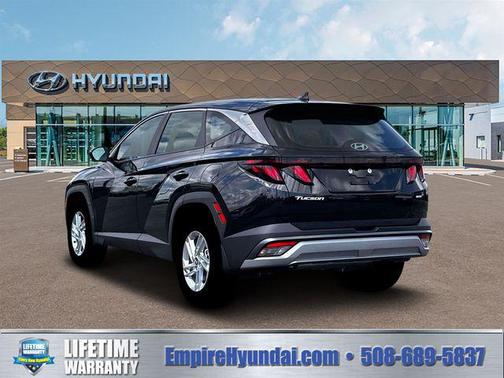 Phantom Black 2026 Hyundai TUCSON SE