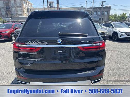 Black Sapphire Metallic 2022 BMW X7 xDrive40i