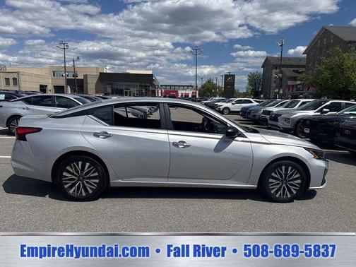 Brilliant Silver Metallic 2024 Nissan Altima 2.5 SV