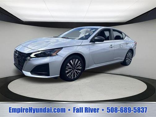Brilliant Silver Metallic 2024 Nissan Altima 2.5 SV