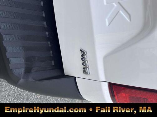 Oxford White 2024 Ford Maverick XLT