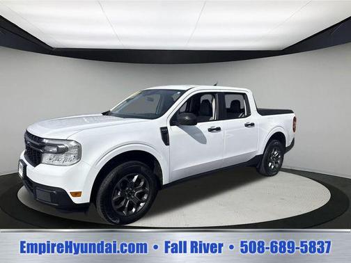 Oxford White 2024 Ford Maverick XLT