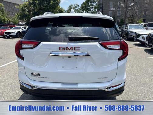 Summit White 2024 GMC Terrain SLT