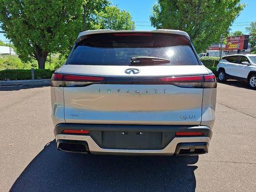 Warm Titanium 2024 INFINITI QX60 Luxe