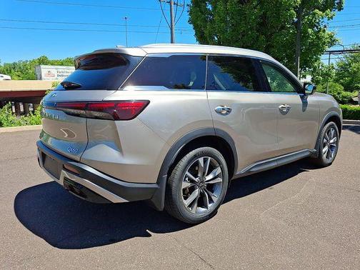 Warm Titanium 2024 INFINITI QX60 Luxe
