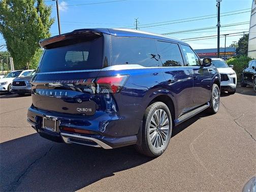 2026 INFINITI QX80 LUXE