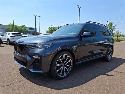 2022 BMW X7 M50i