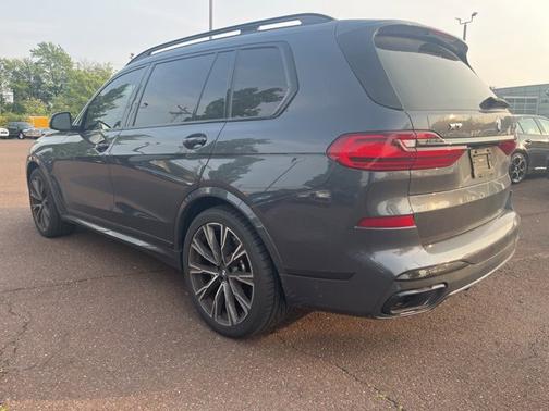 2022 BMW X7 M50i