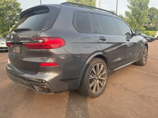 2022 BMW X7 M50i
