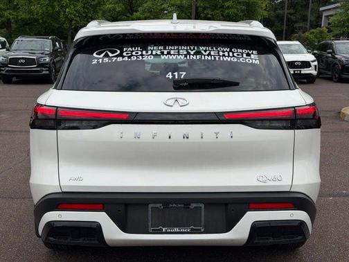 Majestic White 2025 INFINITI QX60 Luxe