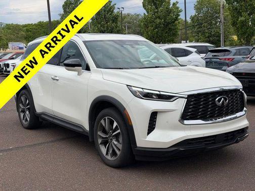 Majestic White 2025 INFINITI QX60 Luxe