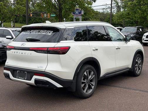 Majestic White 2025 INFINITI QX60 Luxe