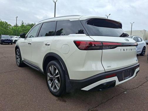 Majestic White 2025 INFINITI QX60 Luxe
