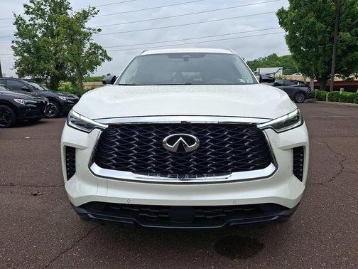 Majestic White 2025 INFINITI QX60 Luxe