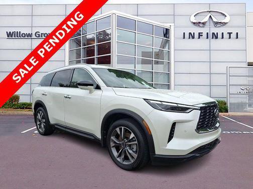Majestic White 2025 INFINITI QX60 Luxe