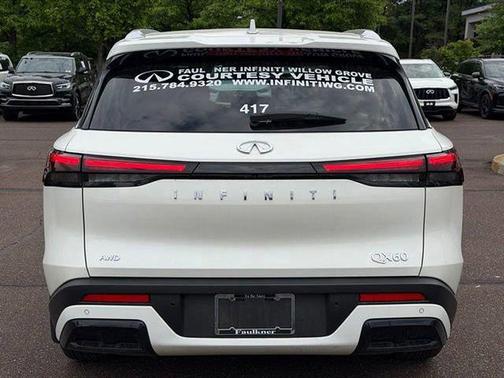 Majestic White 2025 INFINITI QX60 Luxe