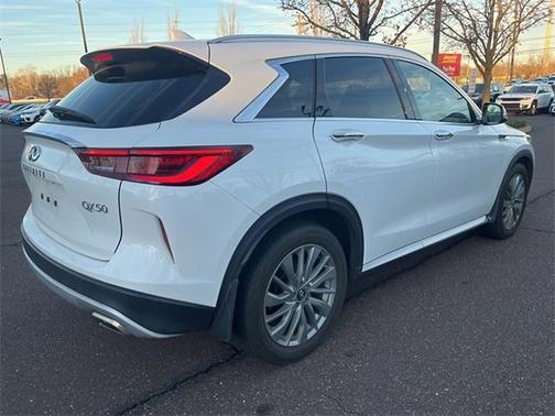 2023 INFINITI QX50 LUXE
