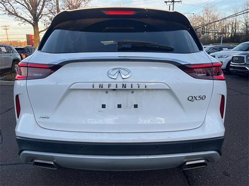 2023 INFINITI QX50 LUXE
