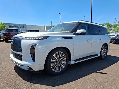 2025 INFINITI QX80 LUXE