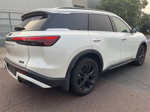 2025 INFINITI QX60 LUXE