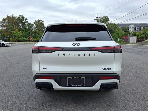 2025 INFINITI QX60 LUXE
