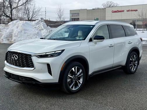 2023 INFINITI QX60 LUXE